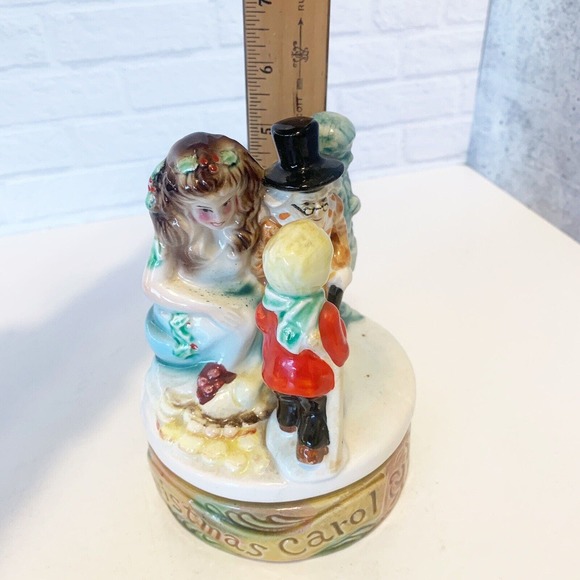 A Christmas Carol Ceramic Music Box Chadwick Miller Japan Vintage 1970 Rotating - Picture 6 of 6